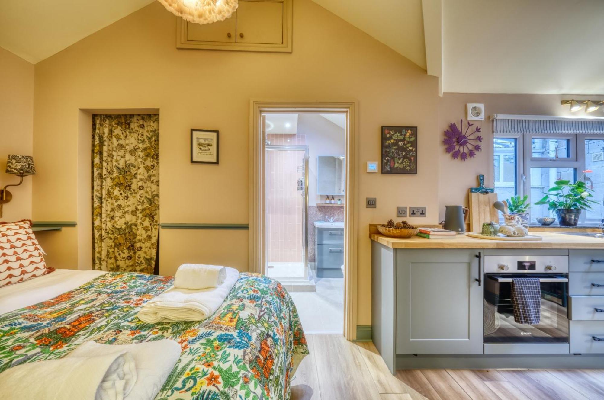 The Bluebell Hotel Bath Room photo